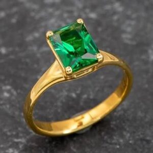 emerald gold ring