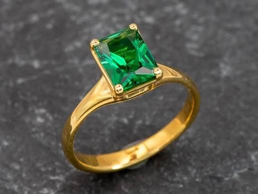 emerald gold ring